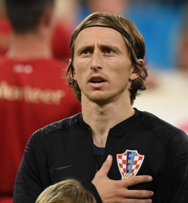 詹姆斯31+9+10创两大NBA历史第1神迹，湖人完胜老鹰！东契奇27+12+5记3分创纪录