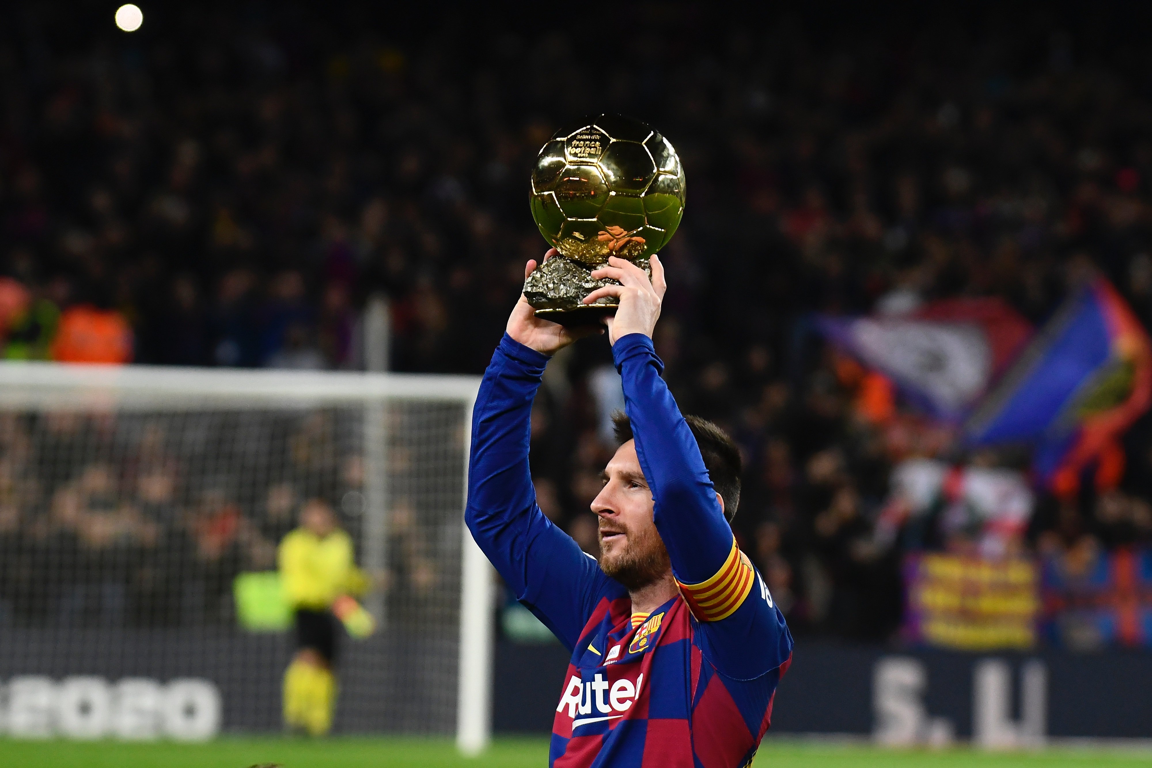 东契奇空砍30+5+11詹姆斯17分 湖人主场惨败活塞