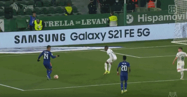 詹姆斯26+7+10无缘今日最佳球员！因为布克24+6+9逆天三分绝杀